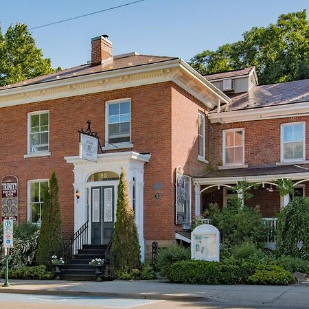 Trinity House Inn Gananoque Bagian luar foto