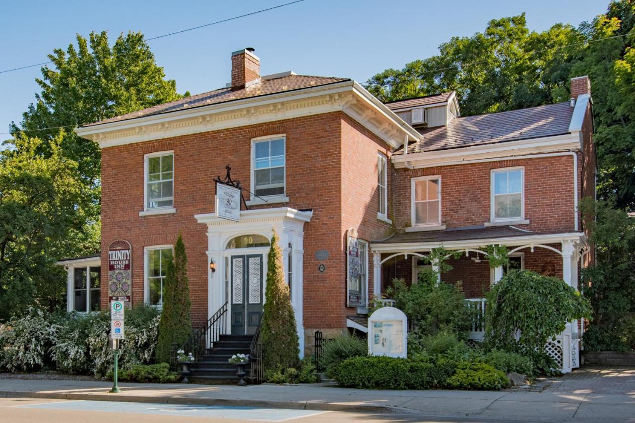 Trinity House Inn Gananoque Bagian luar foto