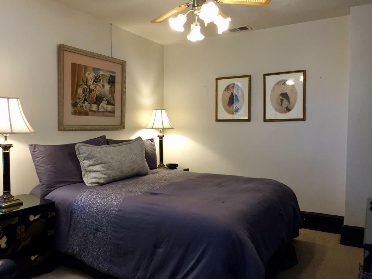 Trinity House Inn Gananoque Bagian luar foto