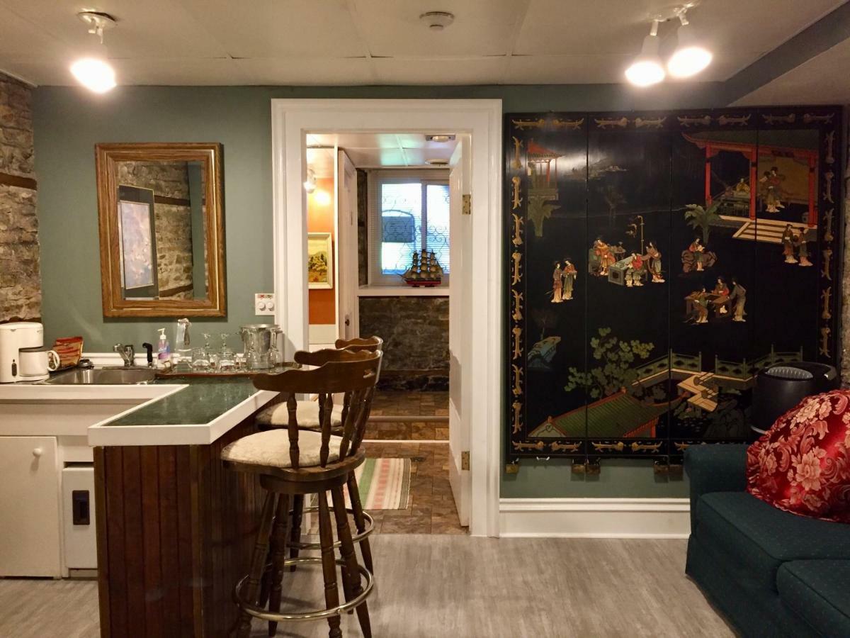Trinity House Inn Gananoque Bagian luar foto