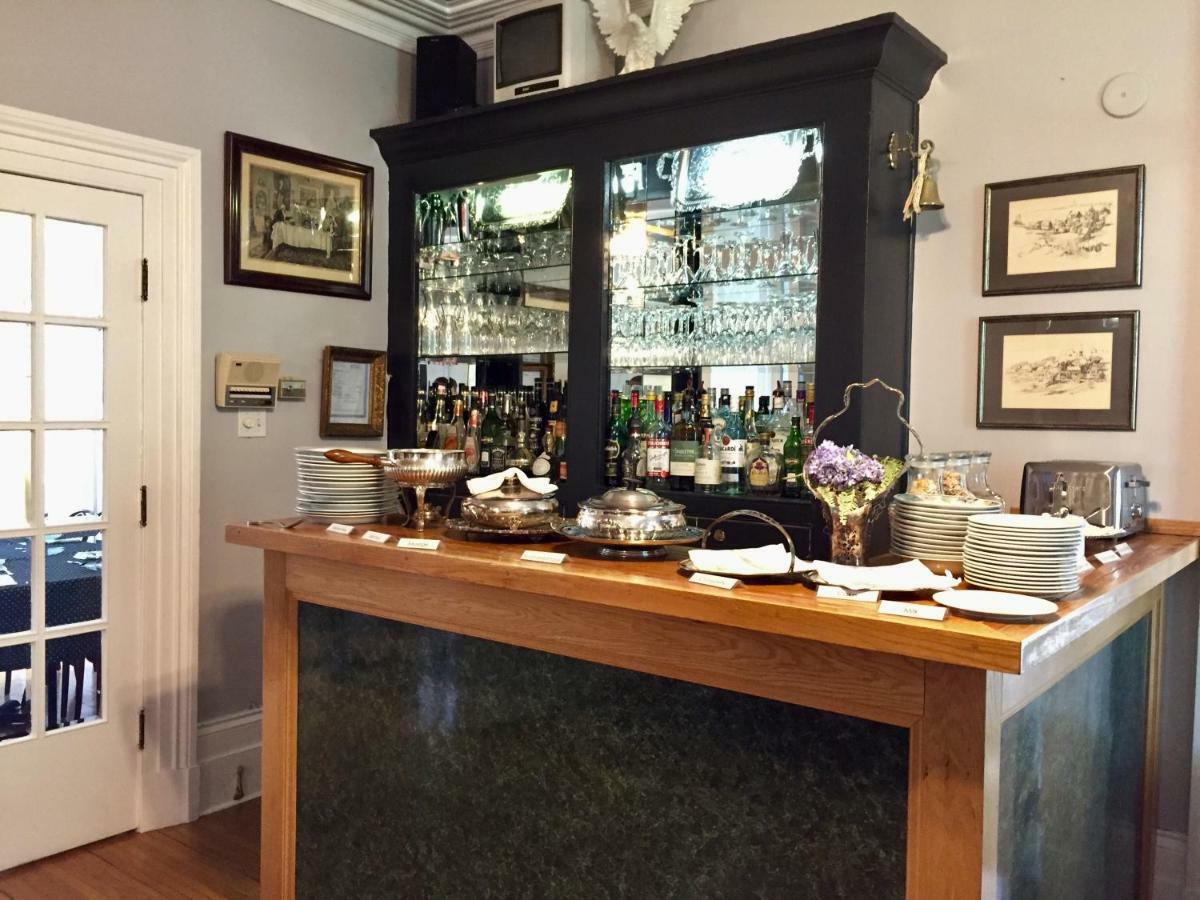 Trinity House Inn Gananoque Bagian luar foto