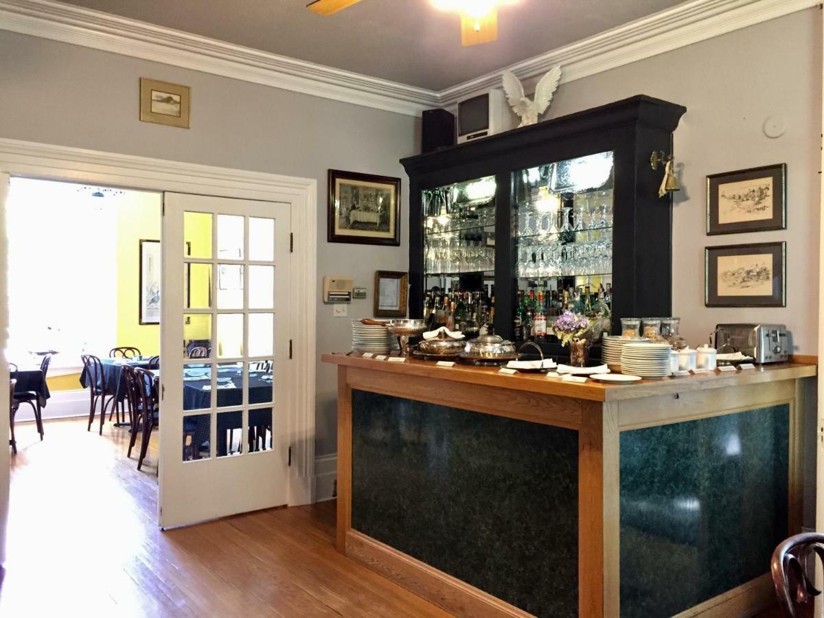 Trinity House Inn Gananoque Bagian luar foto