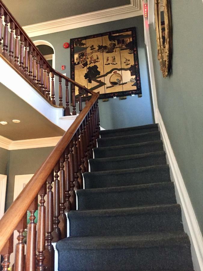 Trinity House Inn Gananoque Bagian luar foto