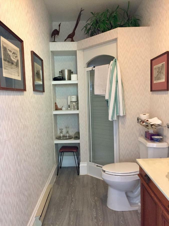 Trinity House Inn Gananoque Bagian luar foto