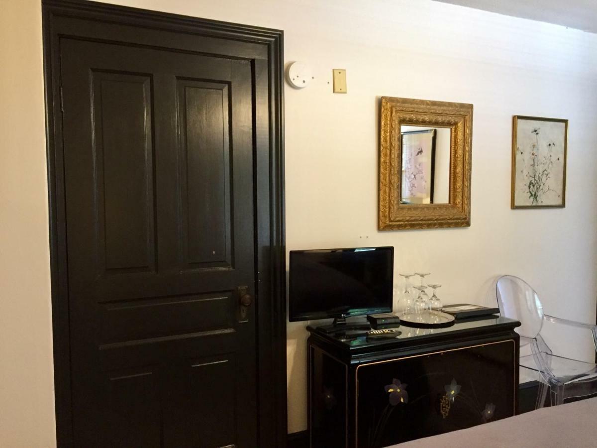 Trinity House Inn Gananoque Bagian luar foto