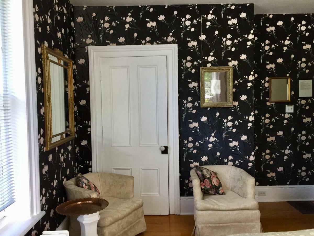Trinity House Inn Gananoque Bagian luar foto